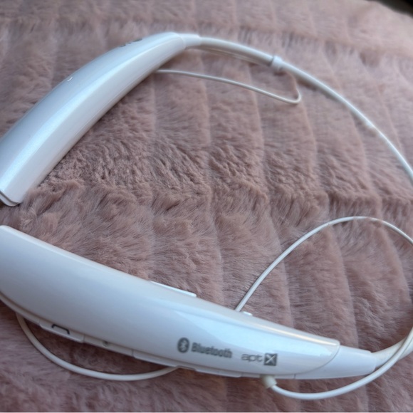 LG HBS750 stereo headset in white - Picture 4 of 4